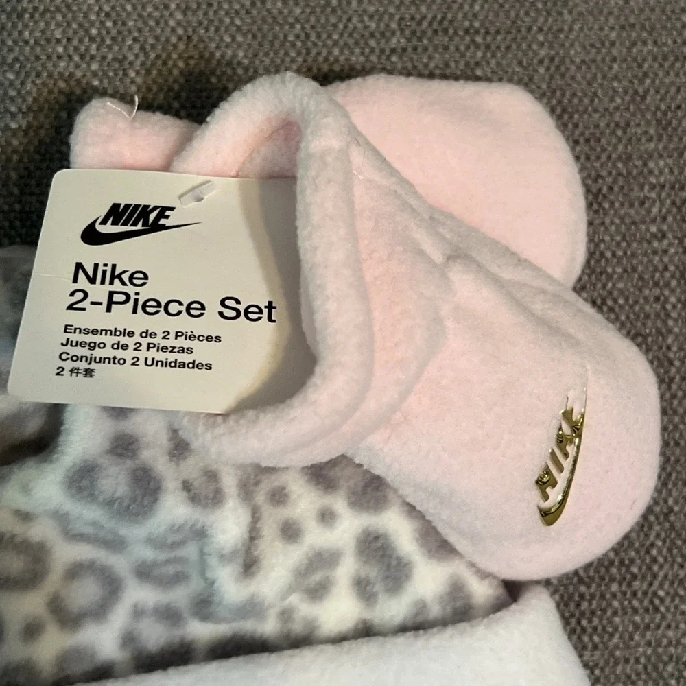 Nike Gray Leopard Fleece Trapper Hat & Pink Mittens 2 PC Set Girls 12/24 MOS